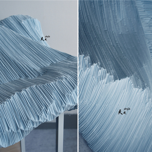 蓝色三宅一生特殊肌理褶皱压褶百褶硬挺造型仿棉麻设计师拍照布料