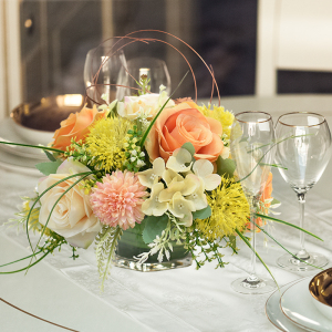 新款玻璃杯桌花酒店绢花餐厅假花婚礼宴会桌面吧台会议室客厅摆件