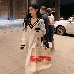 xueli雪梨女装 乔乔私服学院风大v领撞色针织裙女秋冬长款连衣裙