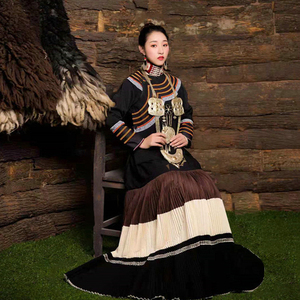 凉山彝族服饰女装复古美姑款特色花纹传统服饰女士百搭套装百褶裙