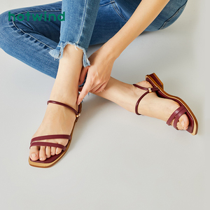 hotwind/热风凉鞋女平底方头两穿酒红色一字扣带2020夏天新款女鞋