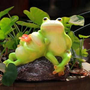 原创可爱情侣小青蛙花园流水装饰摆件庭院假山造景树脂工艺品摆设
