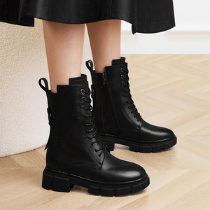 黑色皮靴女中筒平底