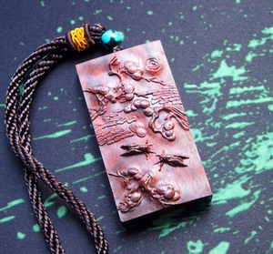 印度小叶紫檀 雕刻知了松树皮 把件 挂件 2979