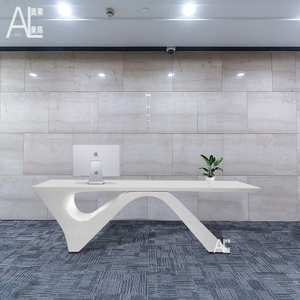 玻璃钢白色异形办公桌创意艺术字母大班台酒店接待前台家具定制