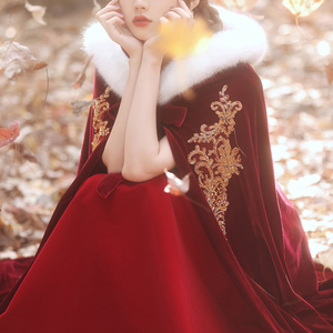 中式披肩秀禾斗篷汉服女加绒加厚冬款古装结婚礼披风外套红色新娘