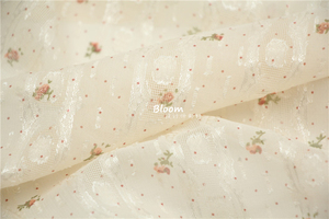 垂感半透明 裸米色小玫瑰竖条纹微镂空剪花碎花雪纺布料汉服面料