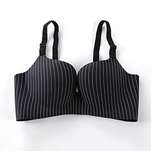 钢圈超薄大码无痕一片式内衣文胸罩胖mm显小薄款侧收聚拢文胸95c