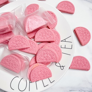 樱花蛋糕装饰饼干半圆夹心草莓味慕斯甜品烘焙纸杯蛋糕摆件插件