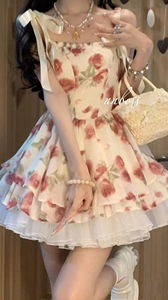 纯欲甜美碎花吊带连衣裙女夏季法式小众设计感公主裙收腰蓬蓬裙子