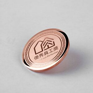 圆形胸牌定制工牌镜面周年庆金色工号牌定做勋章二维码logo工作牌