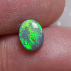 小而亮黑欧泊天然澳大利亚黑澳宝石0.8克拉欧珀裸石戒面实拍真品