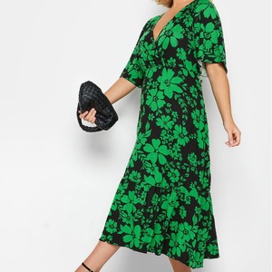 2024亚马逊夏季新款欧美跨境大码女装胖MMV领波点短袖连衣裙