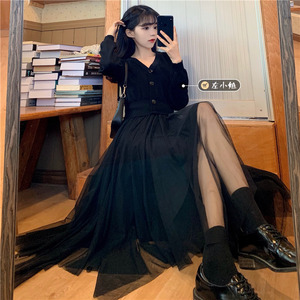黑纱裙中长连衣裙