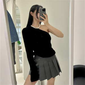 chic复古性感小心机斜领半边袖露肩毛衣女设计感修身显瘦针织上衣