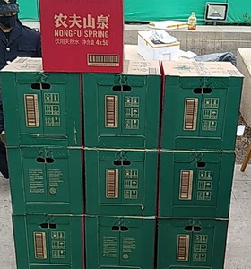 农夫山泉饮用水矿泉水5l*4桶*10箱新货赠1 天津市区杨村电梯上楼