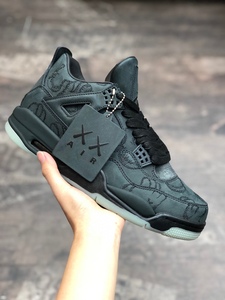kaws鞋aj4
