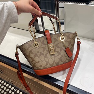 兔兔 coach蔻驰菜篮子女包斜挎单肩链条包女士lane复古手提包现货