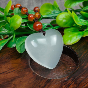 金丝玉心形吊坠