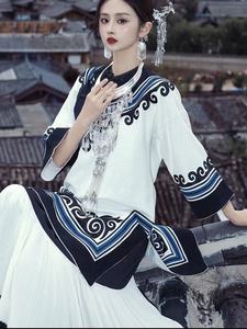 民族风2024年新款彝族服装旅拍写真秋装复古轻奢风格中国风套装女
