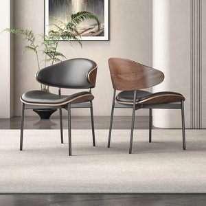 意式轻奢极简设计师餐椅家用高级感黑色复古北欧实木餐桌岛台椅子