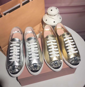 miu新款 厚底真皮水钻圆头鞋系带平底亮片休闲运动鞋女士时尚单鞋