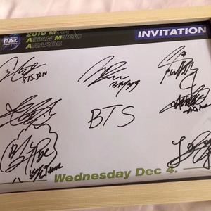 bts防弹少年团 亲笔签名团签 请柬 金泰亨 等亲笔签名