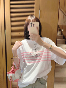 韩国东大门2024夏季新款可爱小兔印花粉条纹白色圆领套头半袖T恤