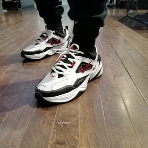 耐克老爹鞋黑红