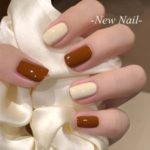 短款指甲纯色美甲