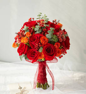 新娘手捧花武汉鲜花同城速递结婚证婚纱照婚礼红色多头玫瑰洋桔梗