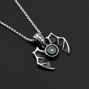 欧美日韩个性时尚双翼指南针嘻哈项链挂饰男钛钢女长款毛衣链