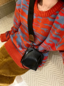 日本新款小众设计高质感y2k复古宽肩带古董口金包牛皮手提斜挎包