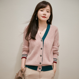 女冬加厚2022年新款洋气宽松慵懒风外穿短款针织开衫上衣0人付款268