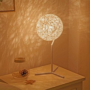 北欧床头灯简约现代创意卧室台灯浪漫温馨个性麻球时尚可调光台灯