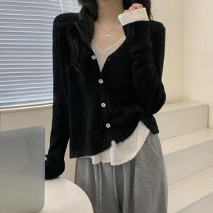韩国假两件黑色针织开衫女秋季2022年韩系温柔设计感V领短款上衣
