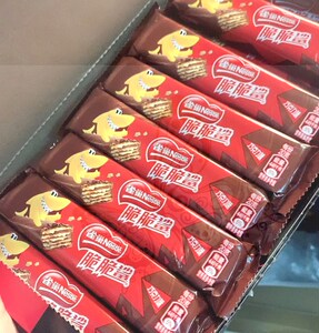 脆皮鲨巧克力鲨鱼脆威化饼 雀巢脆脆鲨微化饼干夹心巧克力味零食