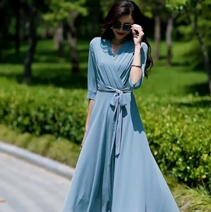 新款女装连衣裙淡蓝色清新V领时尚显瘦大摆长裙WF3071