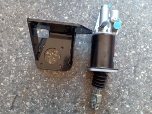 一汽青岛解放虎v 虎vh 离合器支架 离合助力器分泵