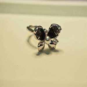 小众设计高级轻奢时尚个性黑色水晶蝴蝶戒指开口可调节