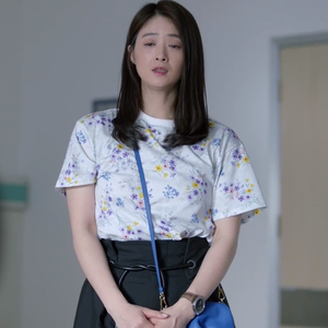 蒋欣同款黑色t恤