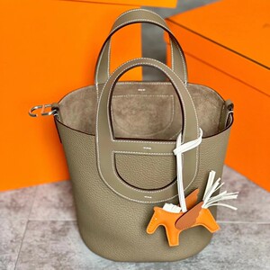 包包2022新款潮猪鼻子菜篮子女包真皮水桶包高级感单肩斜挎手提包