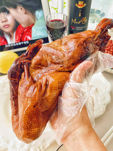 月亮八珍酱香鸭700g卤味板鸭哈尔滨特产烤鸭熟食休闲食品手撕整只