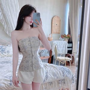 法式复古提花一字领露肩抹胸背心女夏季2022新款洋气钻扣显瘦上衣