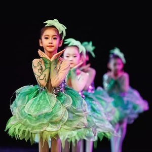 新款小小茉莉花舞蹈演出服女儿孩春晓小草绿色蓬蓬裙纱裙表演服装