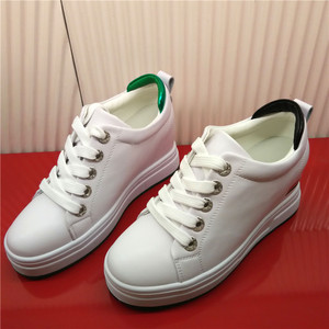 2018春季新款巨日816121时尚休闲女鞋单鞋小白鞋专柜正品