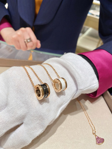 bvlgari/宝格丽18k玫瑰金 黑白陶瓷项链 三环弹簧锁骨链 男女同款