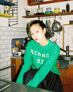 buyykr | ponytail 22春韩国设计师品牌新品字母印花套头卫衣