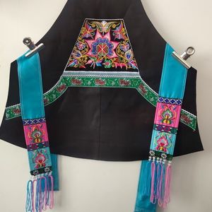 少数民族围腰绣花