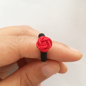 玉玫瑰花戒指红绳编法图片